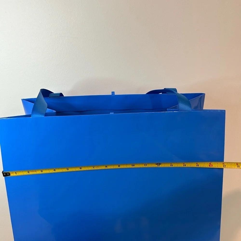 Good American gift bag